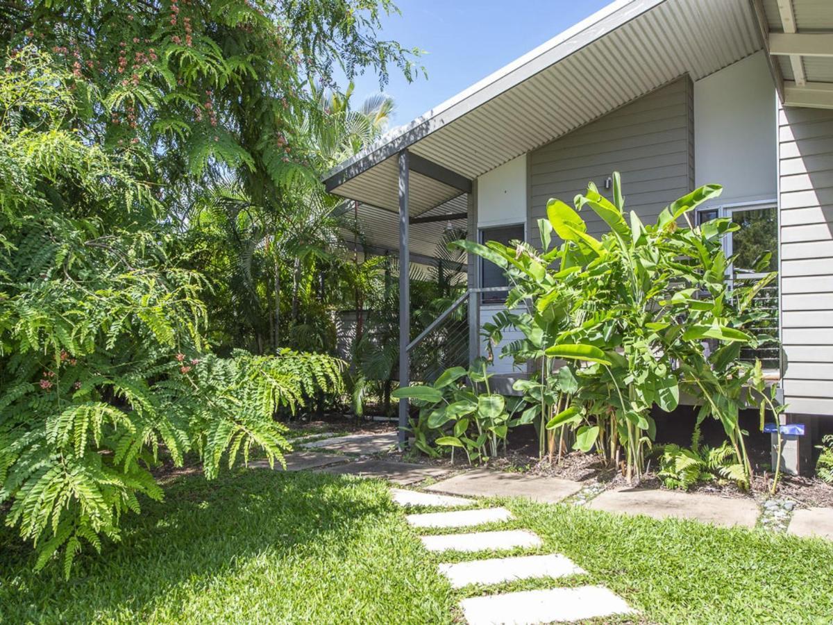 Whispering Palms Villa Nelly Bay ภายนอก รูปภาพ