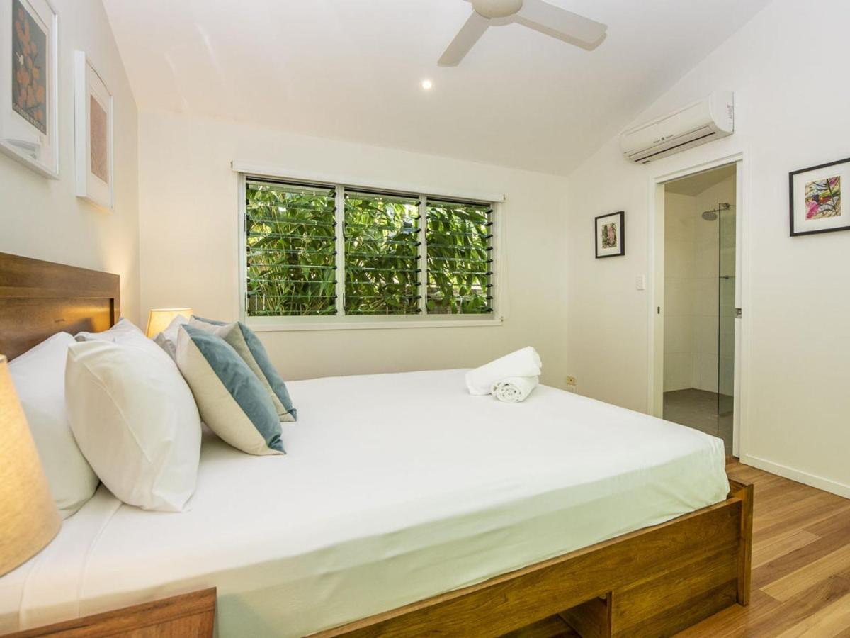 Whispering Palms Villa Nelly Bay ภายนอก รูปภาพ