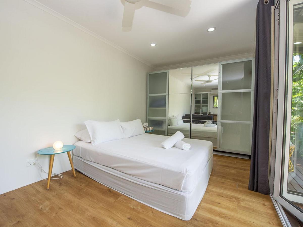 Whispering Palms Villa Nelly Bay ภายนอก รูปภาพ