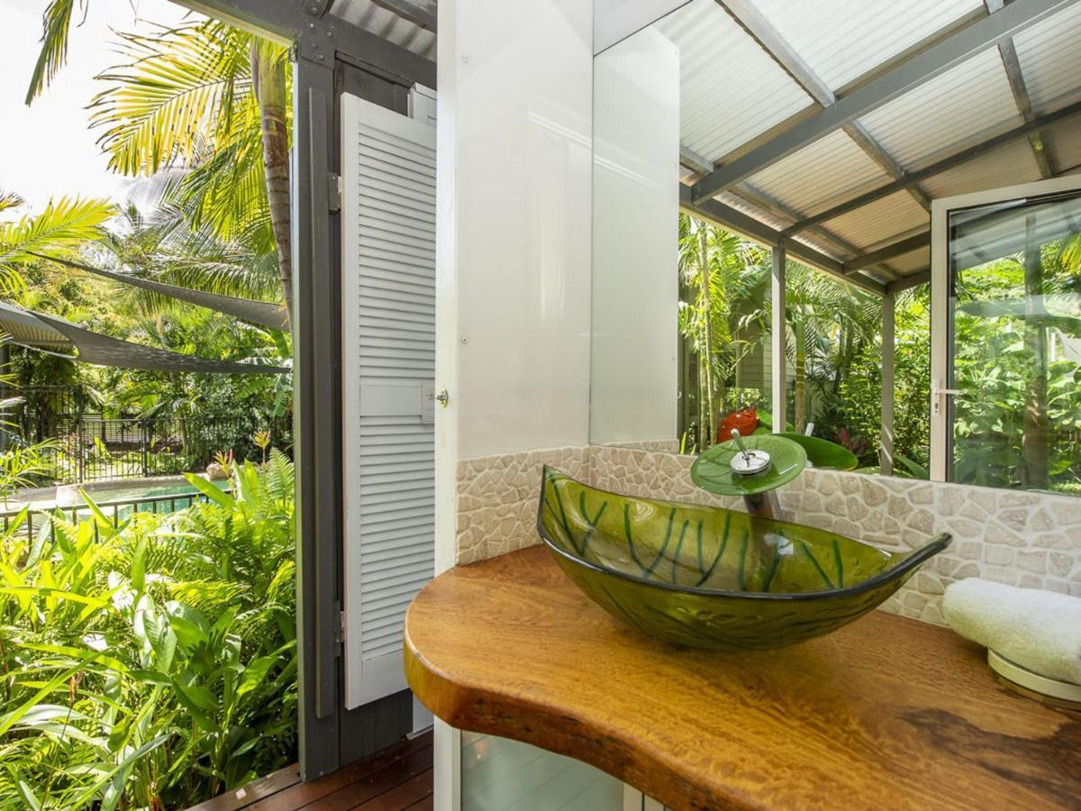 Whispering Palms Villa Nelly Bay ภายนอก รูปภาพ