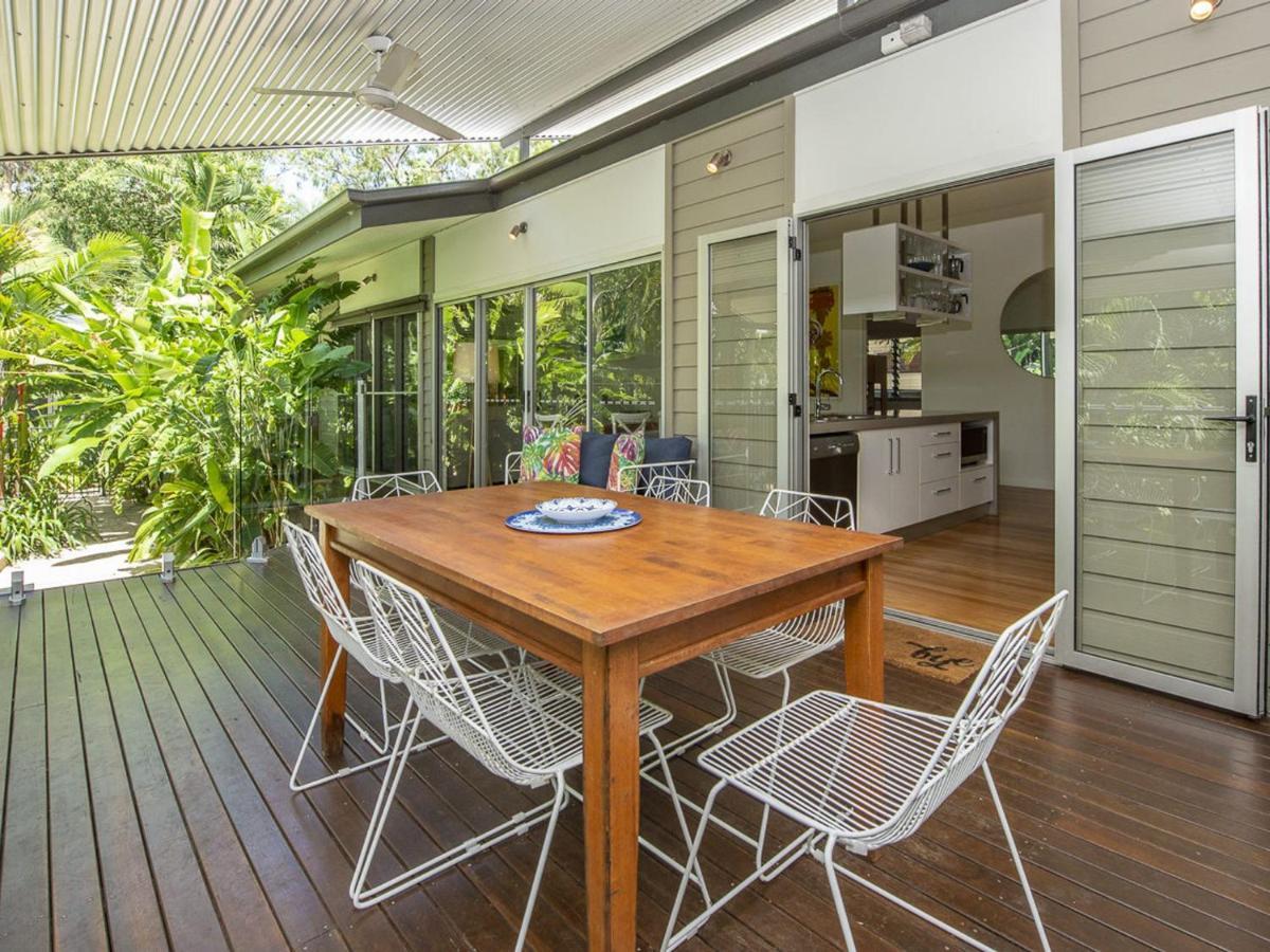 Whispering Palms Villa Nelly Bay ภายนอก รูปภาพ